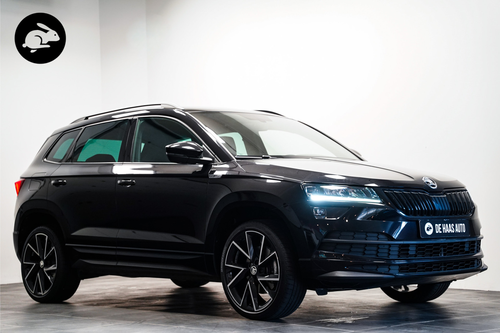 Škoda Karoq 1.5 TSI Sportline|19 inch|Camera|Apple carplay 45787093-0.jpg | De Haas Auto