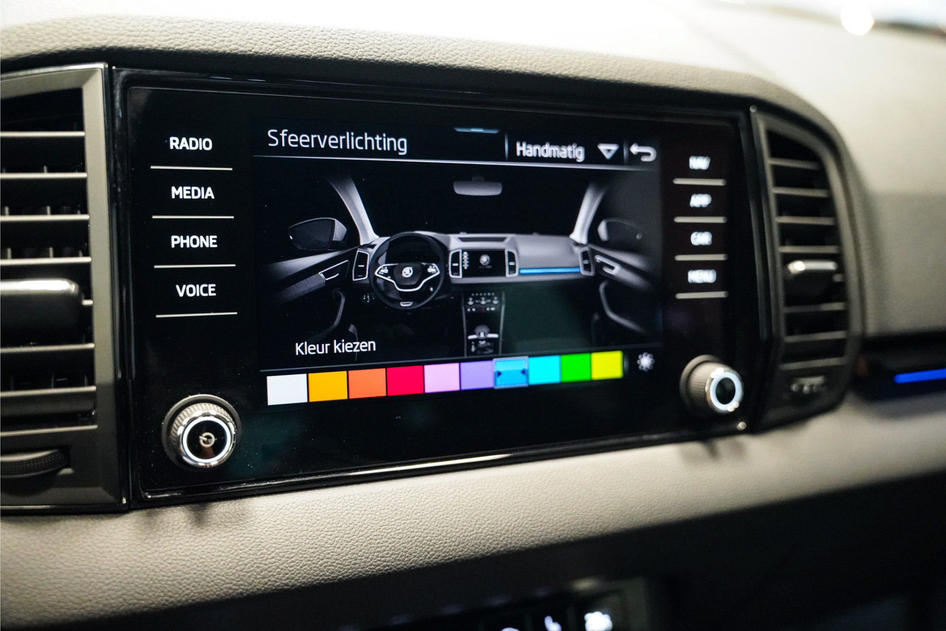 Škoda Karoq 1.5 TSI Sportline|19 inch|Camera|Apple carplay 45787093-16.jpg | De Haas Auto