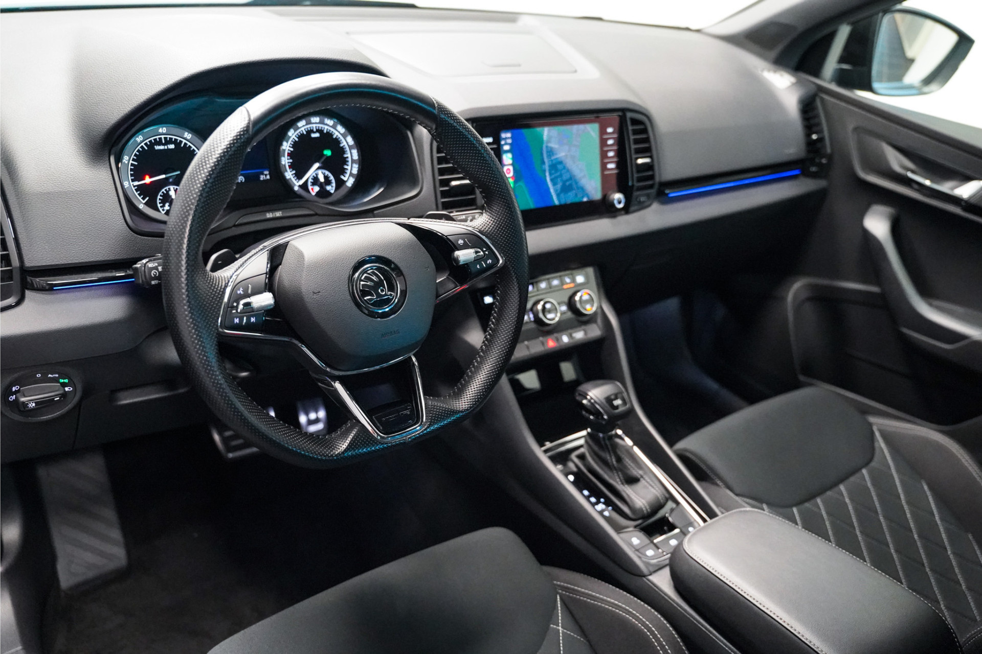 Škoda Karoq 1.5 TSI Sportline|19 inch|Camera|Apple carplay 45787093-5.jpg | De Haas Auto