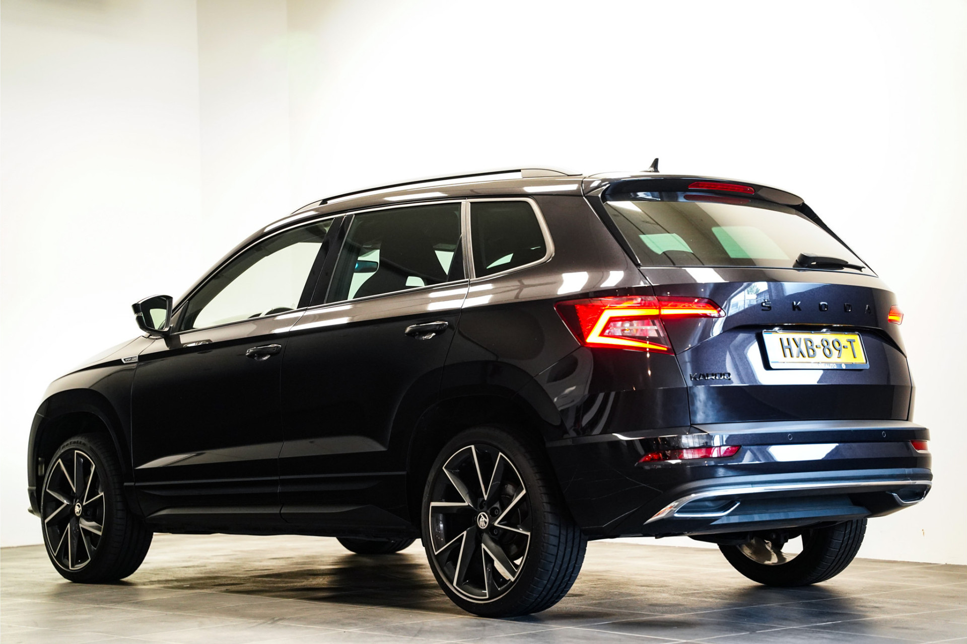 Škoda Karoq 1.5 TSI Sportline|19 inch|Apple car play|Stoelverwarming 45911910-1.jpg | De Haas Auto