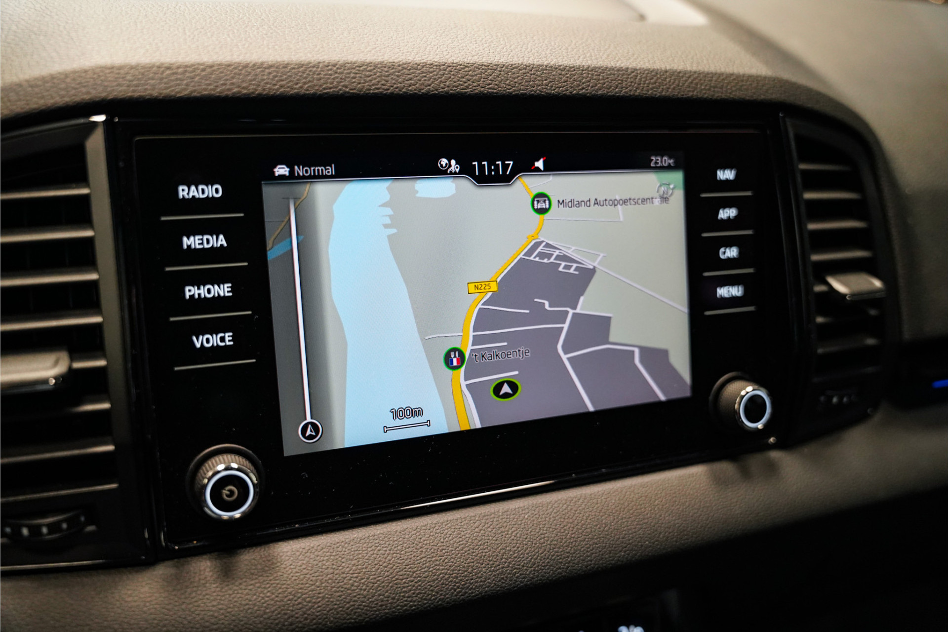 Škoda Karoq 1.5 TSI Sportline|19 inch|Apple car play|Stoelverwarming 45911910-14.jpg | De Haas Auto