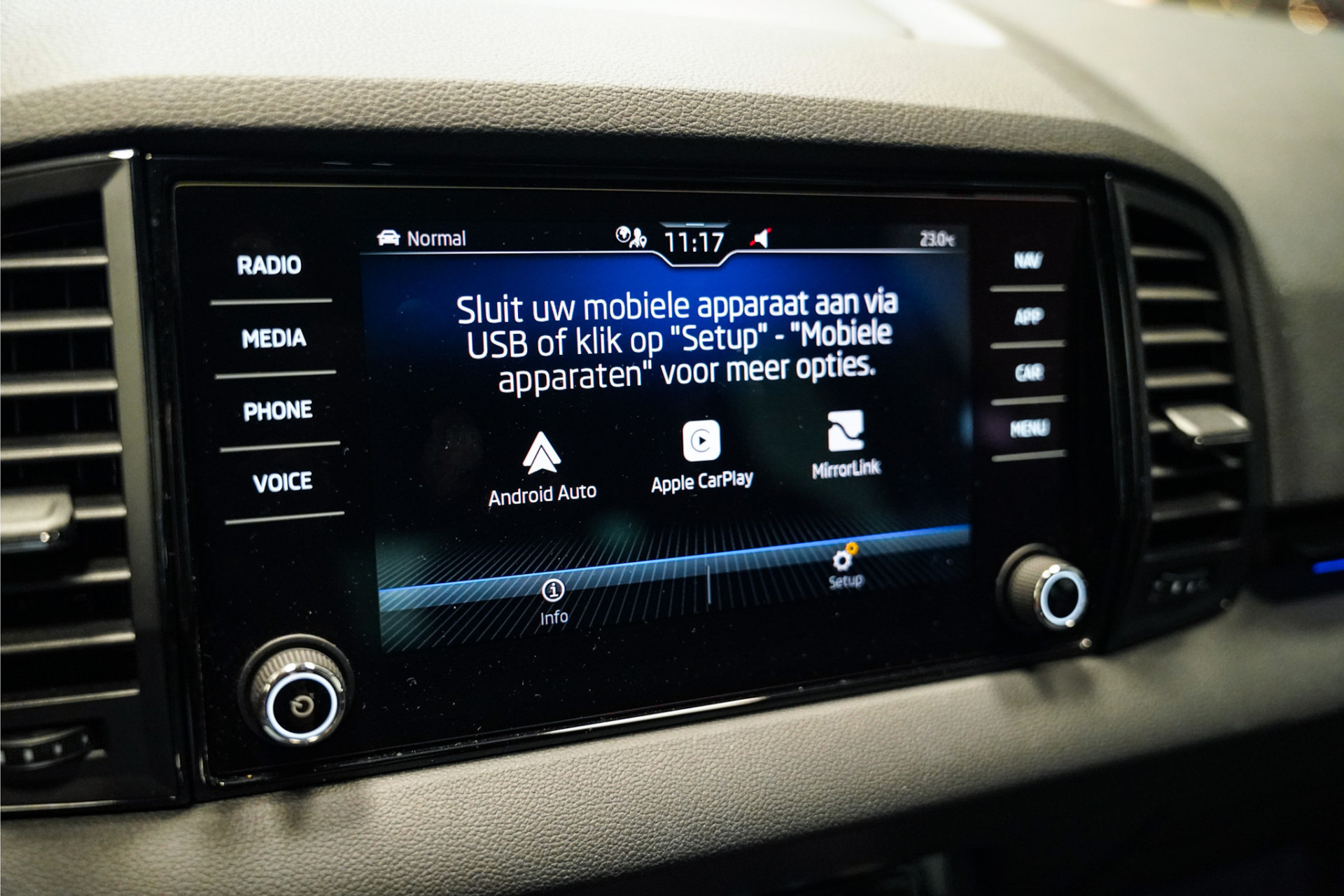 Škoda Karoq 1.5 TSI Sportline|19 inch|Apple car play|Stoelverwarming 45911910-15.jpg | De Haas Auto