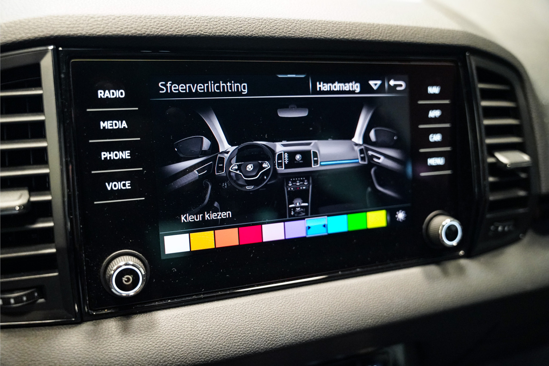 Škoda Karoq 1.5 TSI Sportline|19 inch|Apple car play|Stoelverwarming 45911910-16.jpg | De Haas Auto