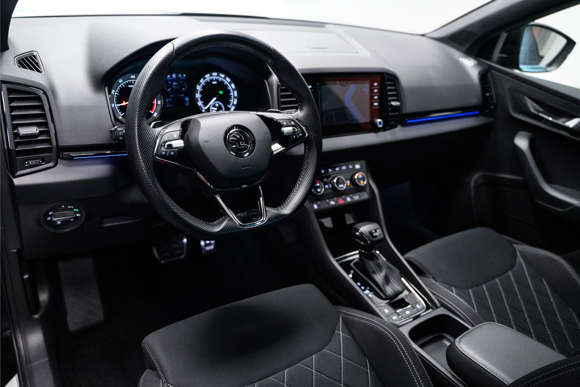 Škoda Karoq 1.5 TSI Sportline|19 inch|Apple car play|Stoelverwarming 45911910-18.jpg | De Haas Auto