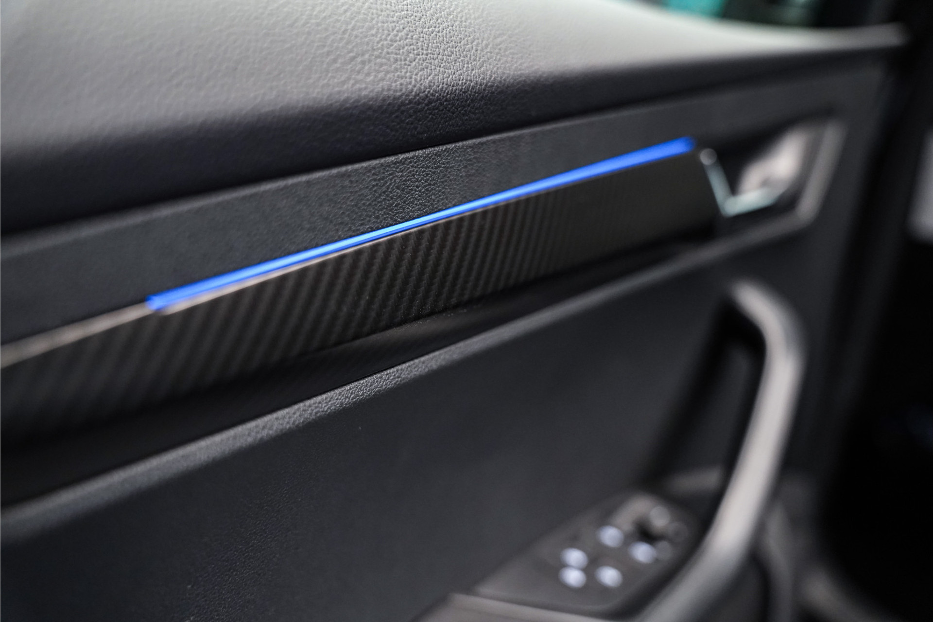 Škoda Karoq 1.5 TSI Sportline|19 inch|Apple car play|Stoelverwarming 45911910-6.jpg | De Haas Auto