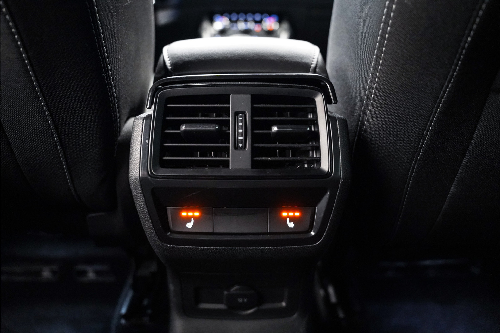 Škoda Karoq 1.5 TSI Sportline|19 inch|Apple car play|Stoelverwarming 45911910-9.jpg | De Haas Auto