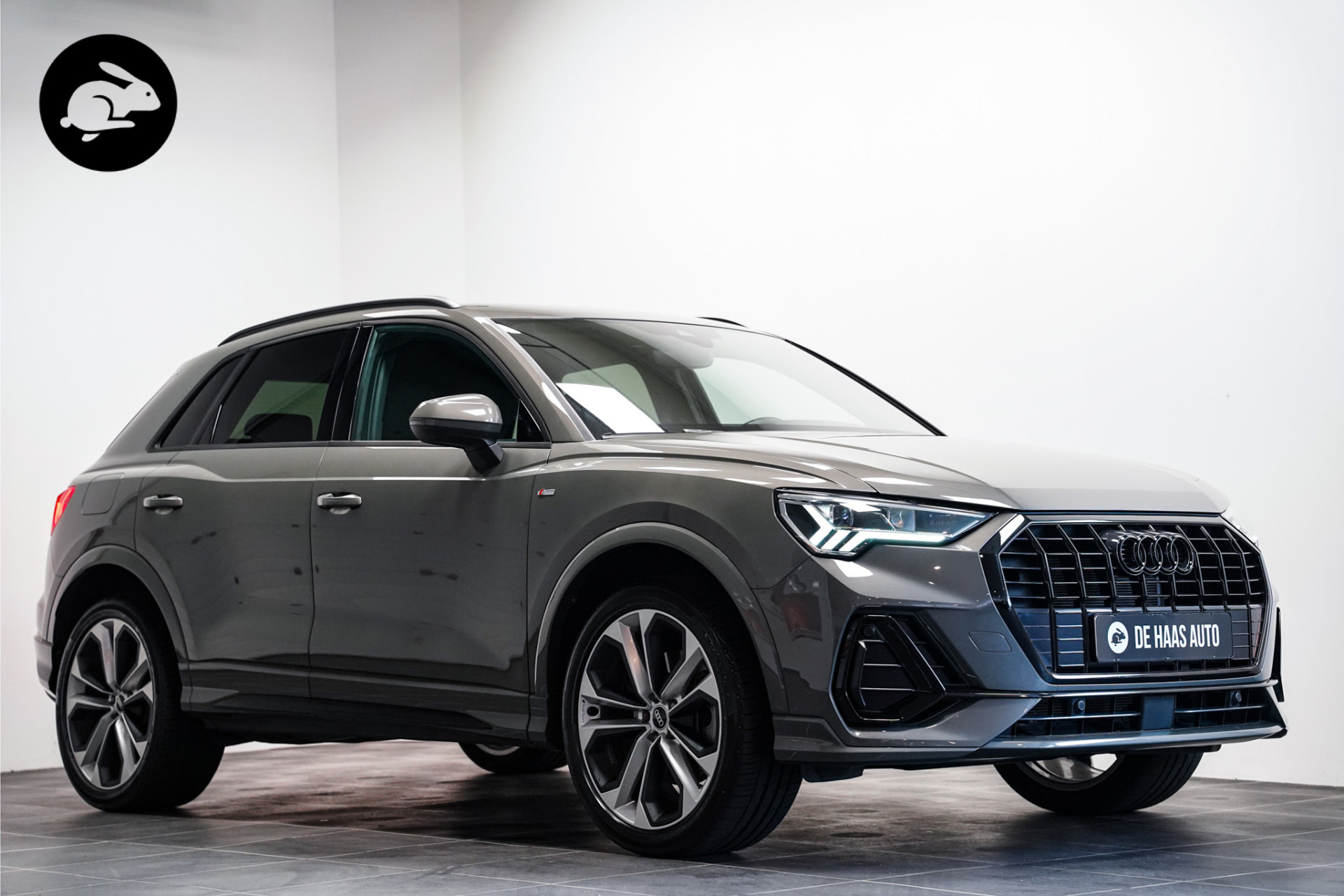 Audi Q3 45 TFSI e S-Line/Navi/Dealer onderhouden/Unieke km!! 46948449-0.jpg | De Haas Auto