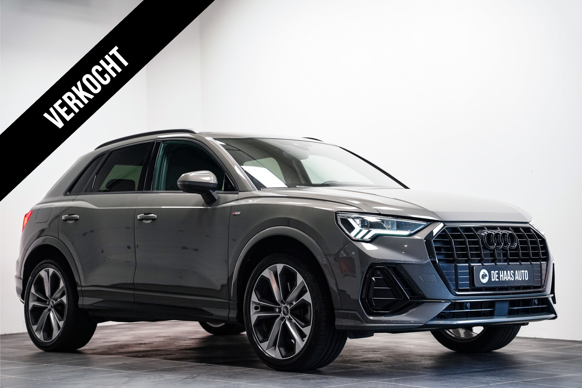 Audi Q3 45 TFSI e S-Line/Navi/Dealer onderhouden/Unieke km!! 46948449-0.jpg | De Haas Auto