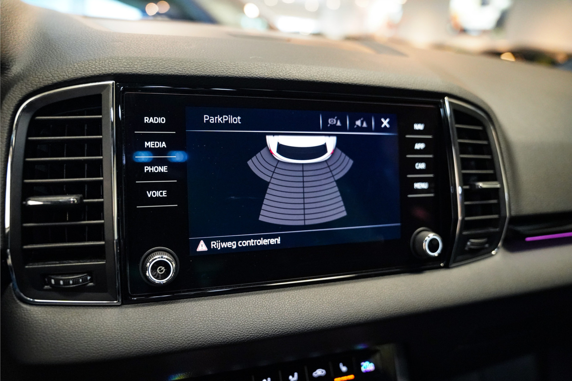 Škoda Karoq VERKOCHT 47367437-5.jpg | De Haas Auto