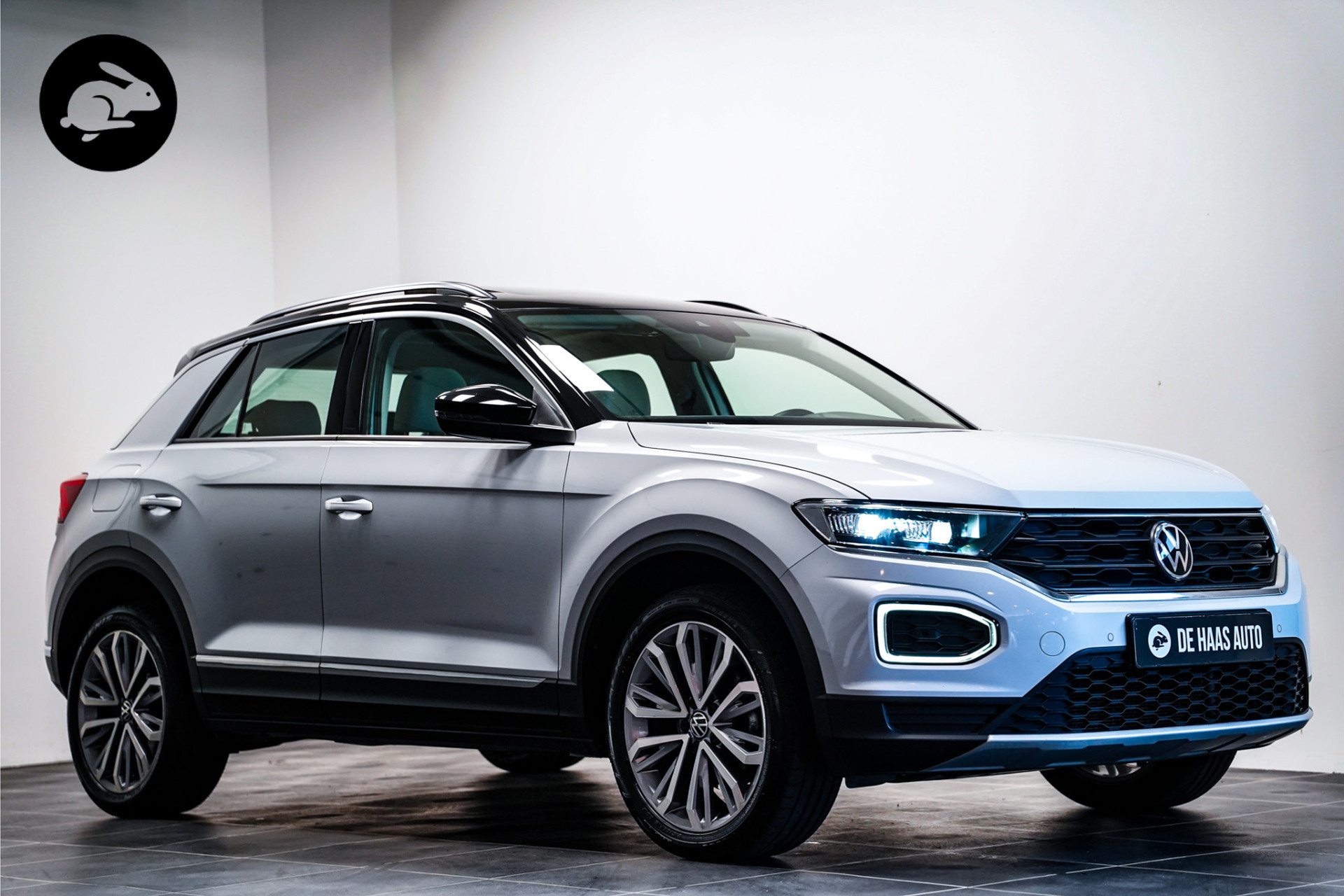 Volkswagen T-Roc 1.5 TSI Sport/Pano dak/Leder/Beats/WhiteSilver 47371507-0.jpg | De Haas Auto