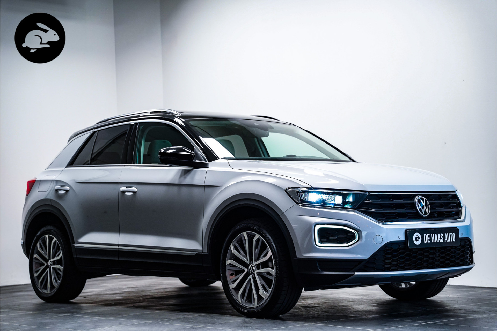 Volkswagen T-Roc 1.5 TSI Sport|Pano dak|Leder|Beats|WhiteSilver 47371507-0.jpg | De Haas Auto