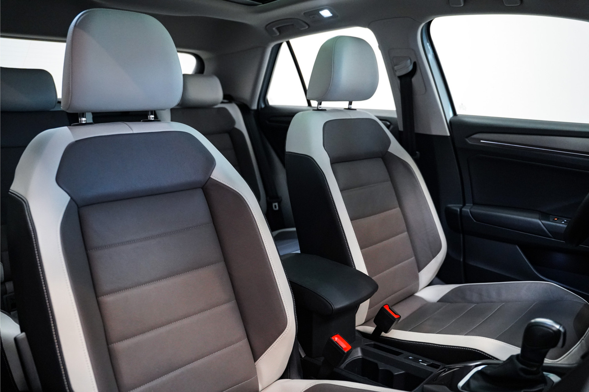 Volkswagen T-Roc VERKOCHT 47371507-4.jpg | De Haas Auto