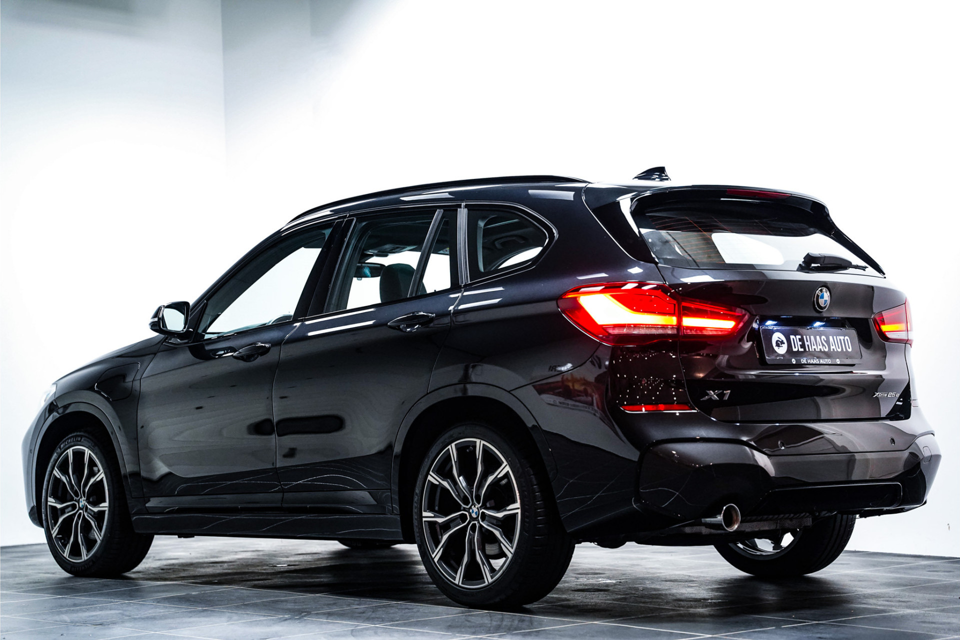BMW X1 xDrive25e M Sport|Pano dak|Head up|Trekhaak|19 inch 47492311-1.jpg | De Haas Auto