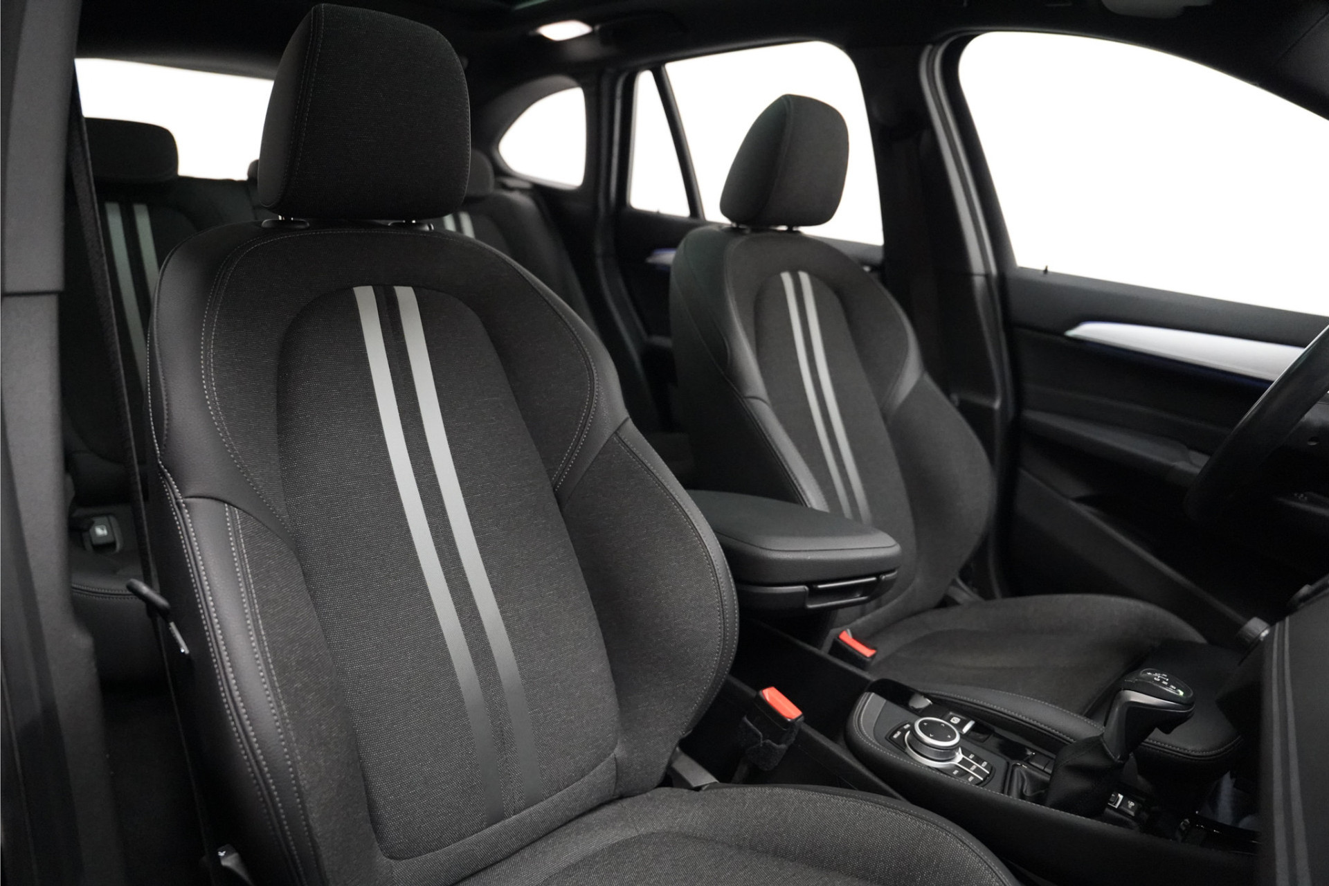 BMW X1 xDrive25e M Sport|Pano dak|Head up|Trekhaak|19 inch 47492311-10.jpg | De Haas Auto