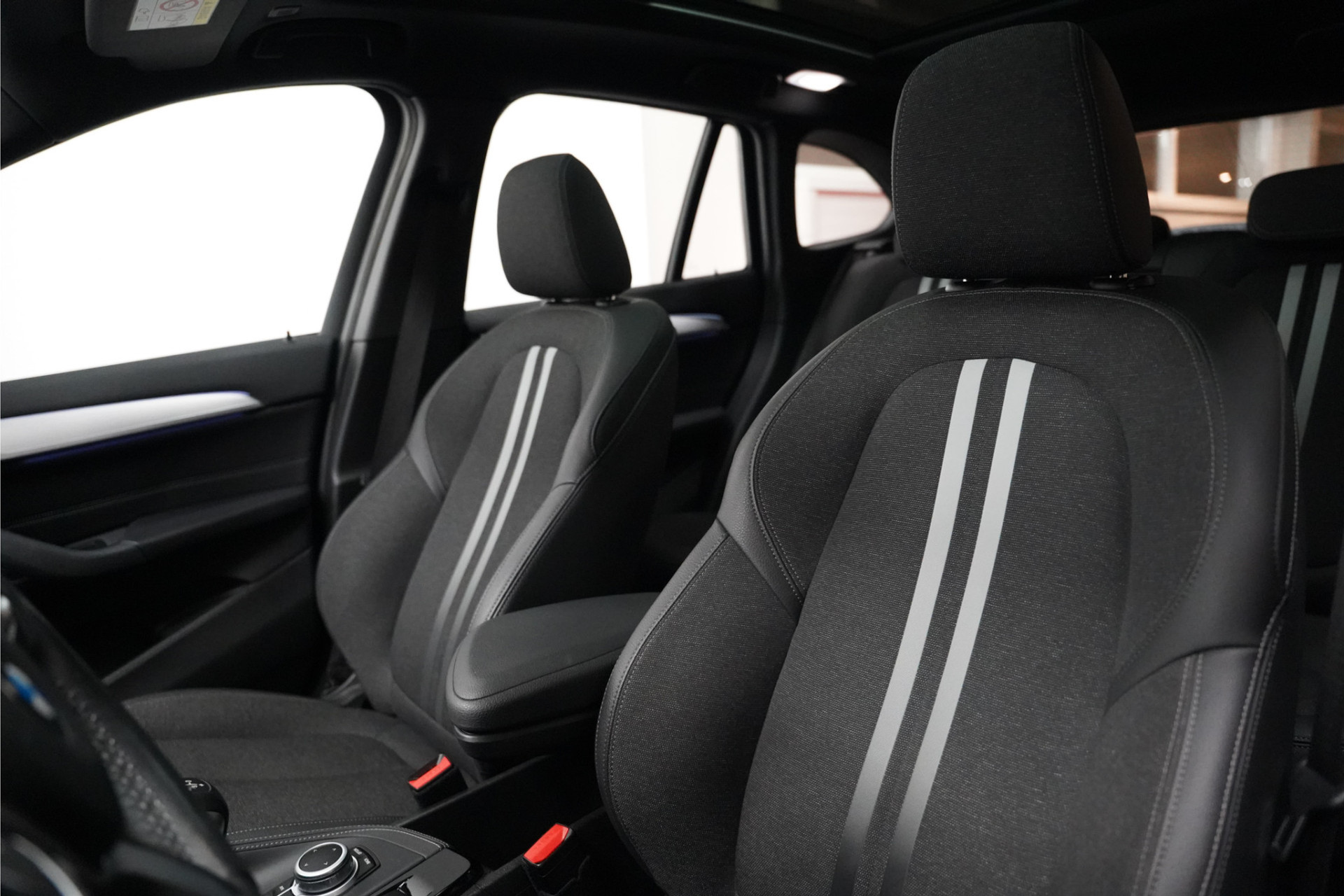 BMW X1 xDrive25e M Sport|Pano dak|Head up|Trekhaak|19 inch 47492311-14.jpg | De Haas Auto