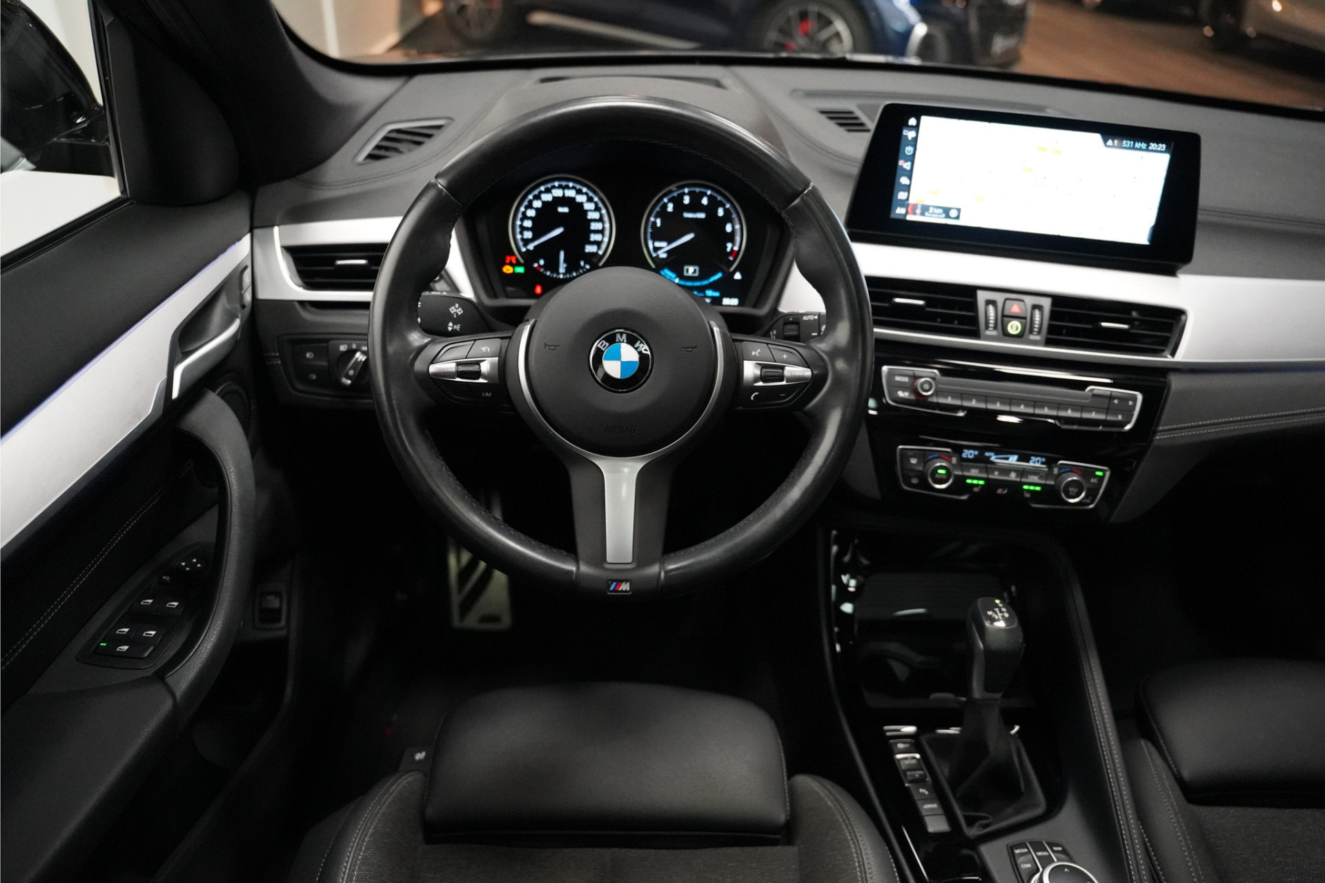 BMW X1 xDrive25e M Sport|Pano dak|Head up|Trekhaak|19 inch 47492311-2.jpg | De Haas Auto