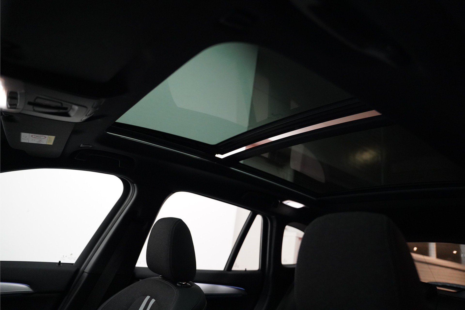 BMW X1 xDrive25e M Sport|Pano dak|Head up|Trekhaak|19 inch 47492311-3.jpg | De Haas Auto