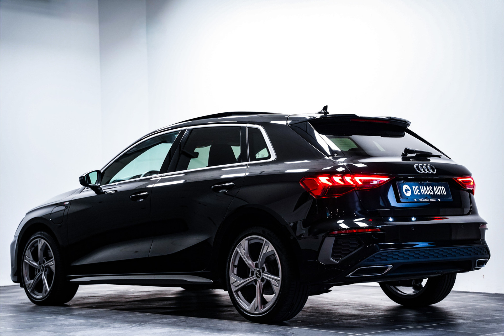 Audi A3 Sportback Sportback 40 TFSI e S-Line|Pano dak|Alcantara ruit|Matrix led|18 inch 47493467-1.jpg | De Haas Auto