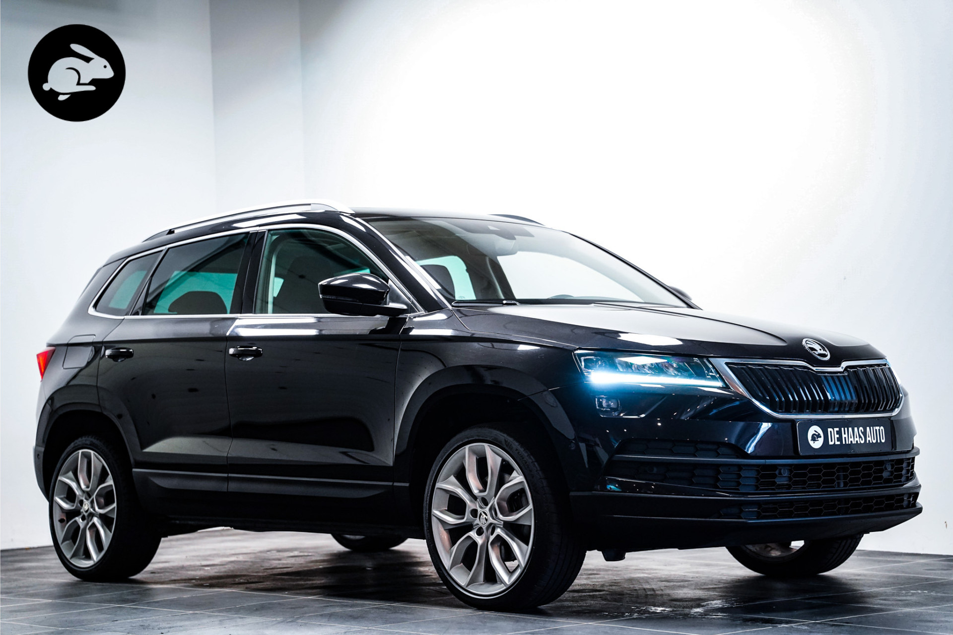 Škoda Karoq 1.5 TSI Style|Pano dak|Camera|19 inch|Acc 47863414-0.jpg | De Haas Auto