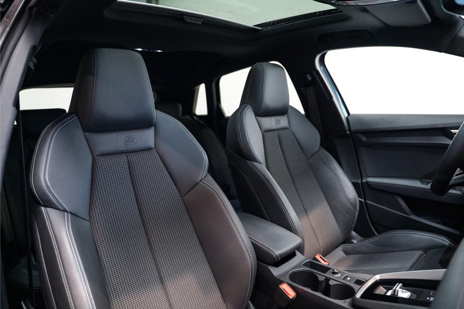 Audi A3 Sportback Sportback VERKOCHT 48084564-3.jpg | De Haas Auto