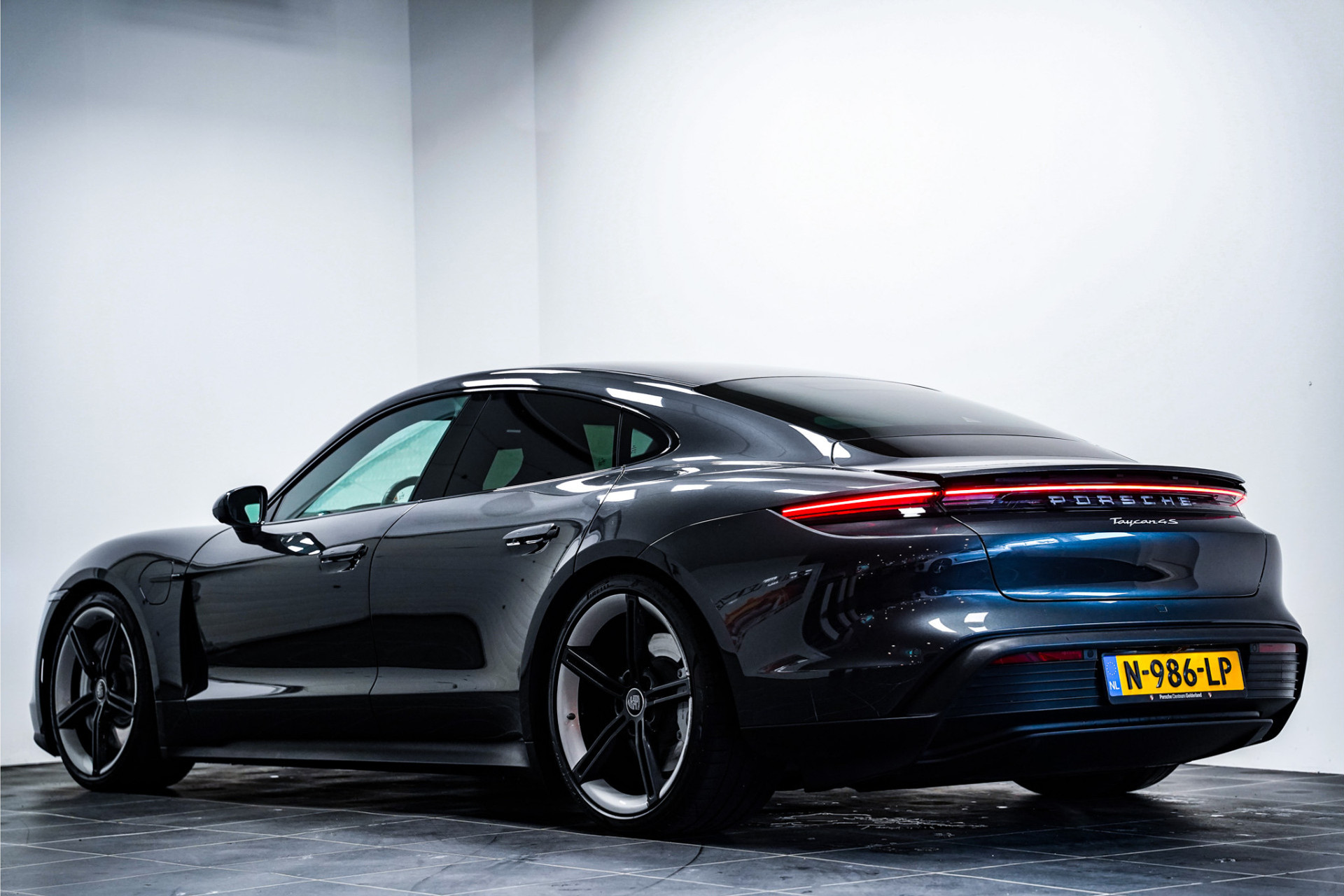 Porsche Taycan VERKOCHT 48377339-1.jpg | De Haas Auto