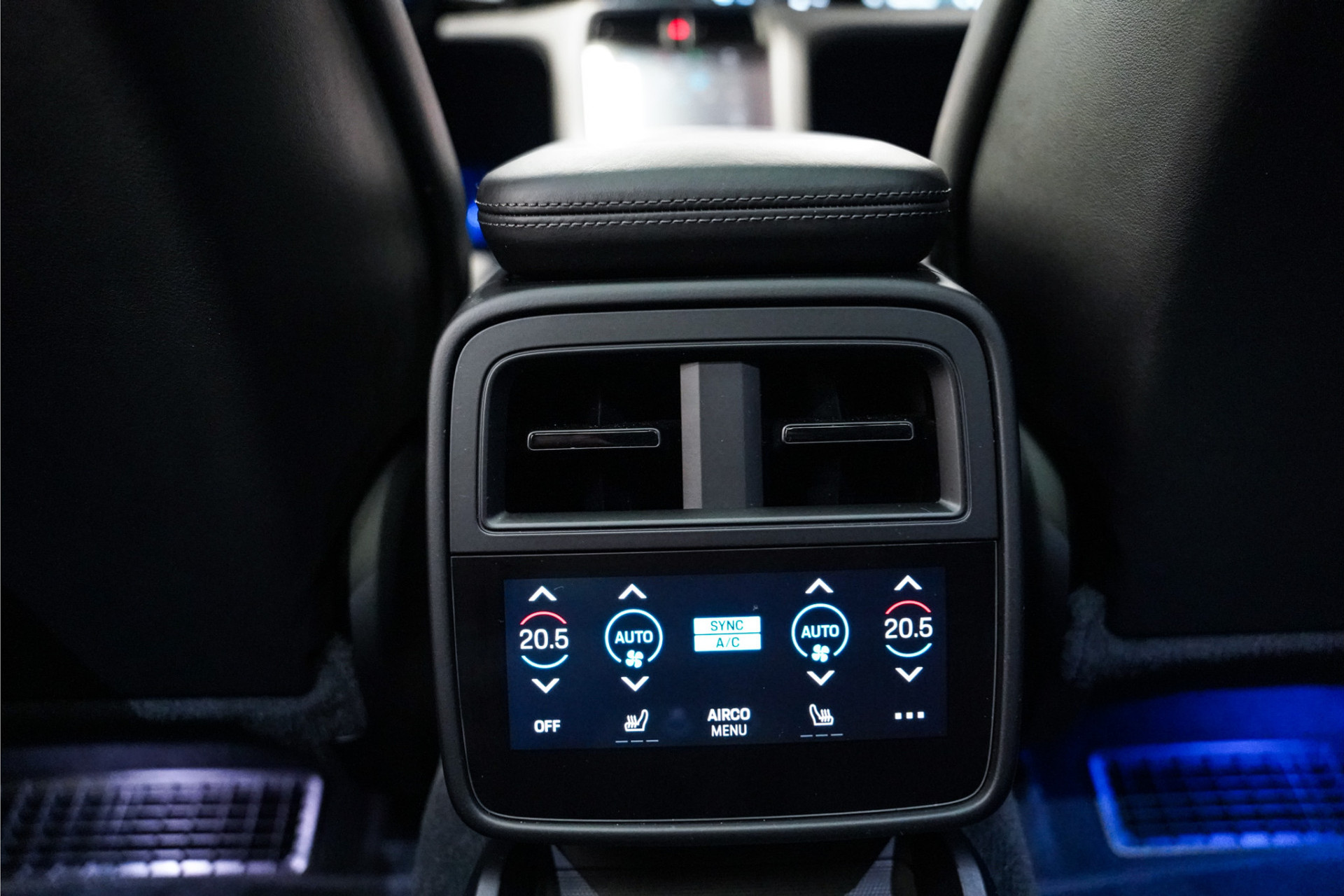 Porsche Taycan VERKOCHT 48377339-13.jpg | De Haas Auto