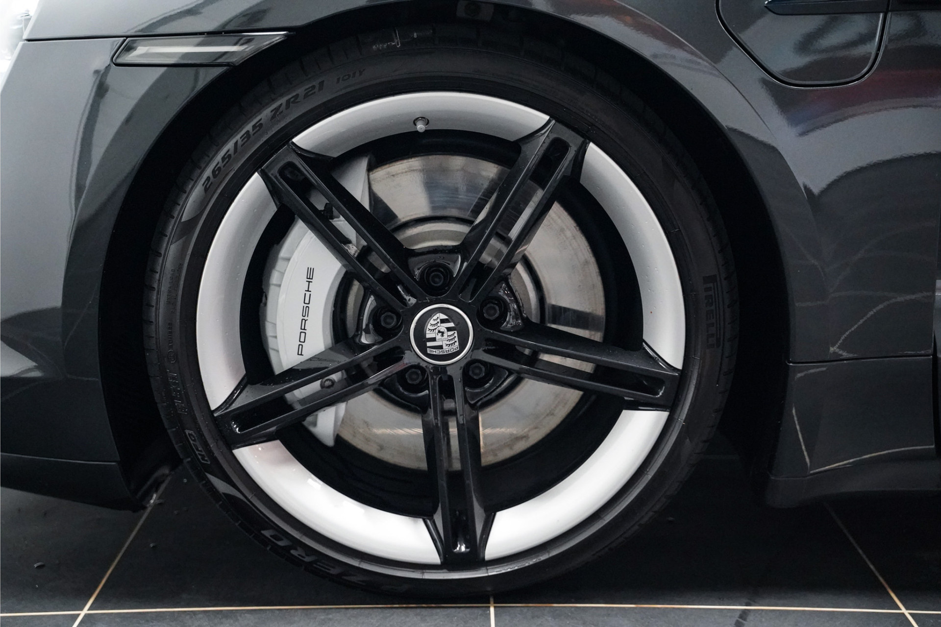 Porsche Taycan VERKOCHT 48377339-24.jpg | De Haas Auto