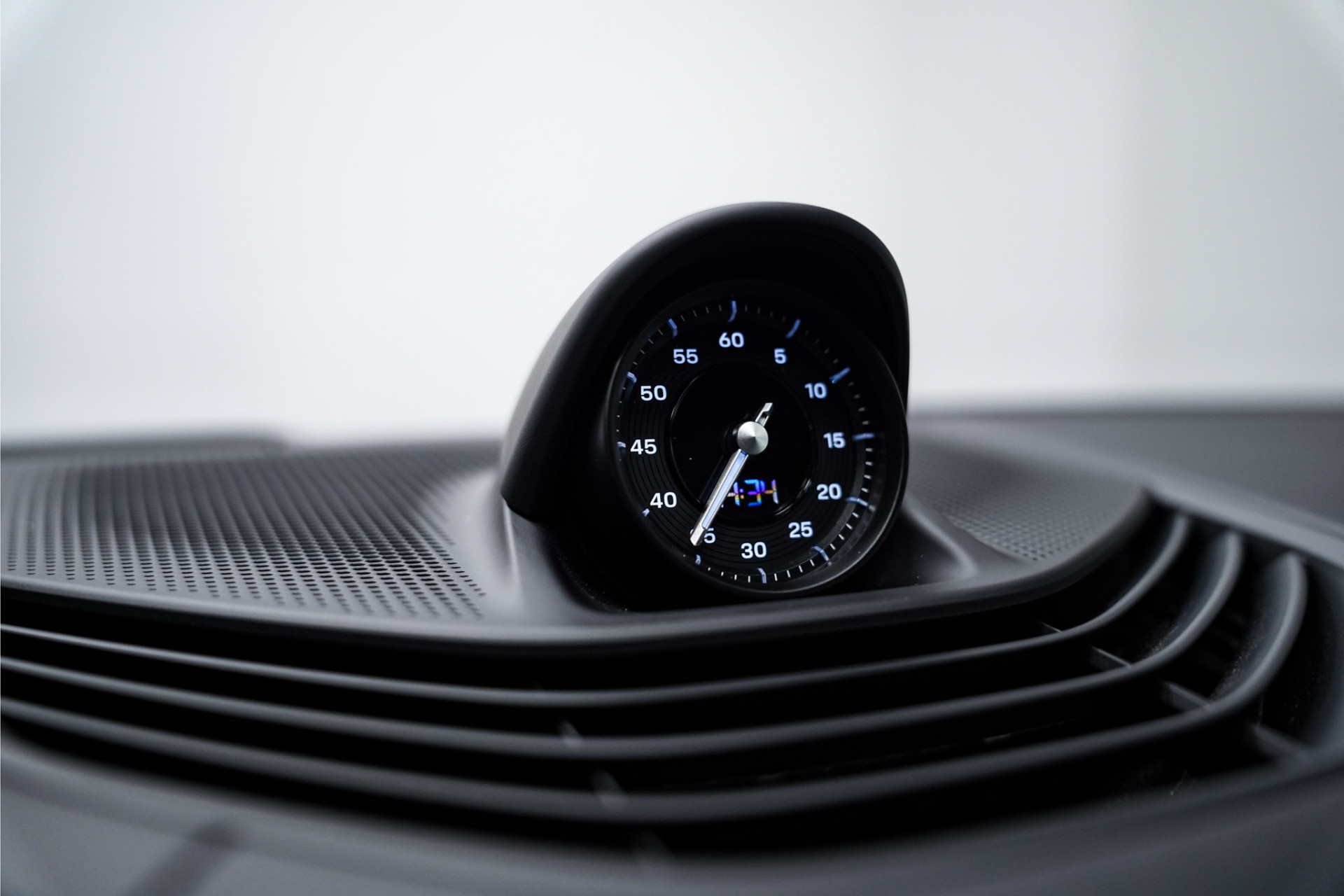 Porsche Taycan VERKOCHT 48377339-27.jpg | De Haas Auto