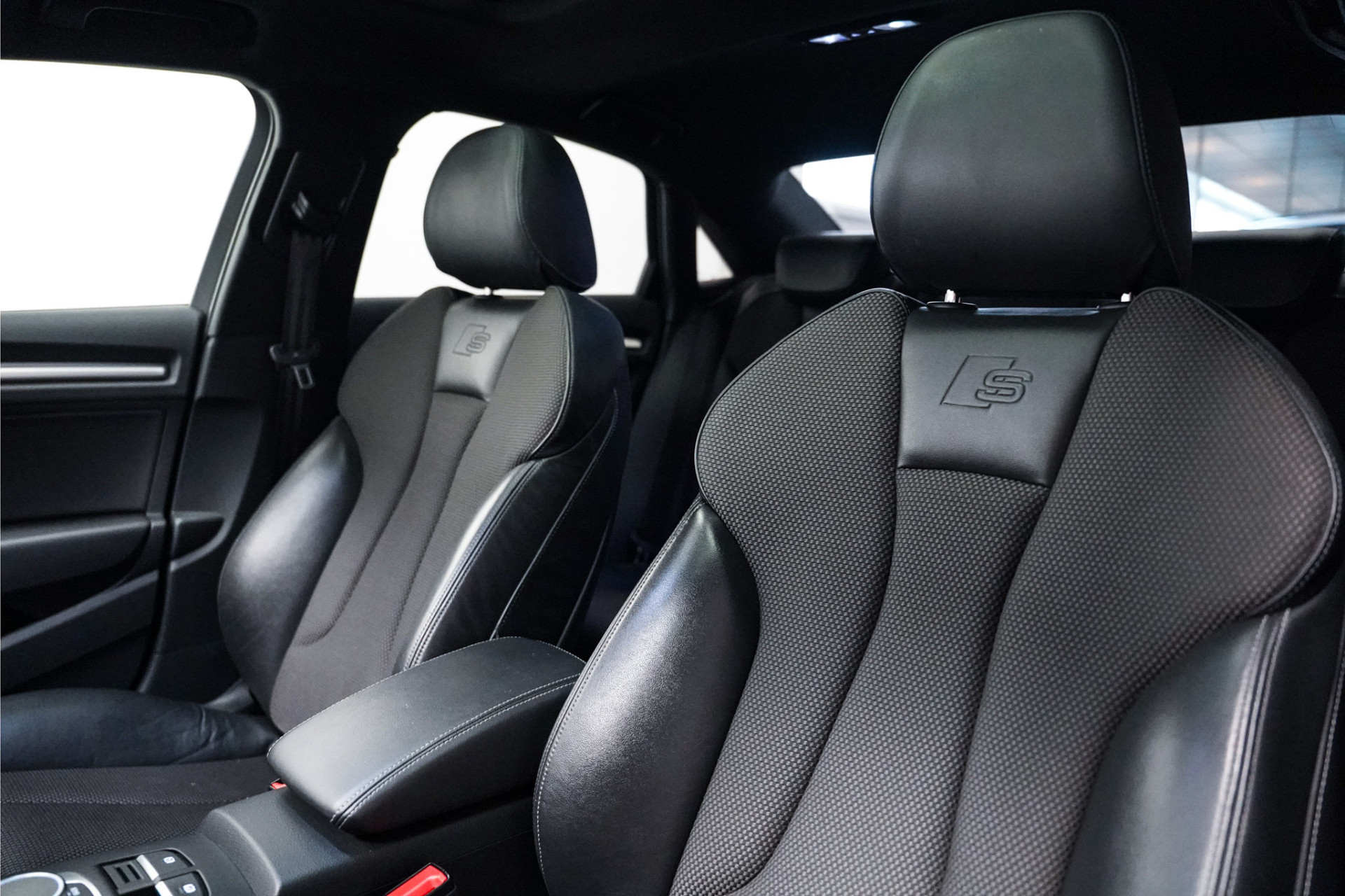 Audi A3 Limousine Limousine 1.5 TFSI S-Line|Pano dak|B&O|Trekhaak|Carplay 48480451-9.jpg | De Haas Auto