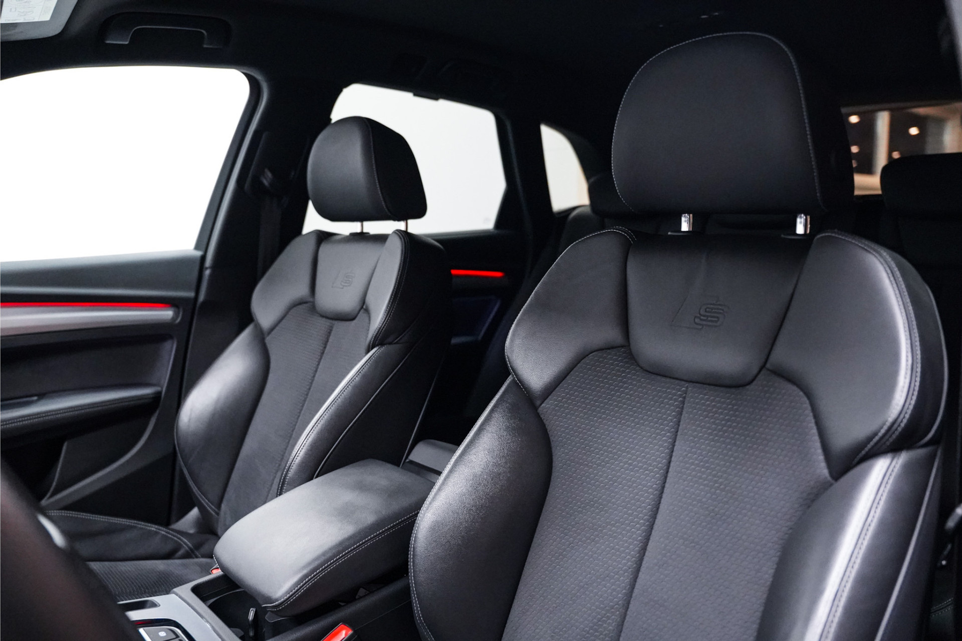 Audi Q5 55 TFSI e S-Line Black ed|B&O|Acc|Camera|Alcantara 48696839-3.jpg | De Haas Auto