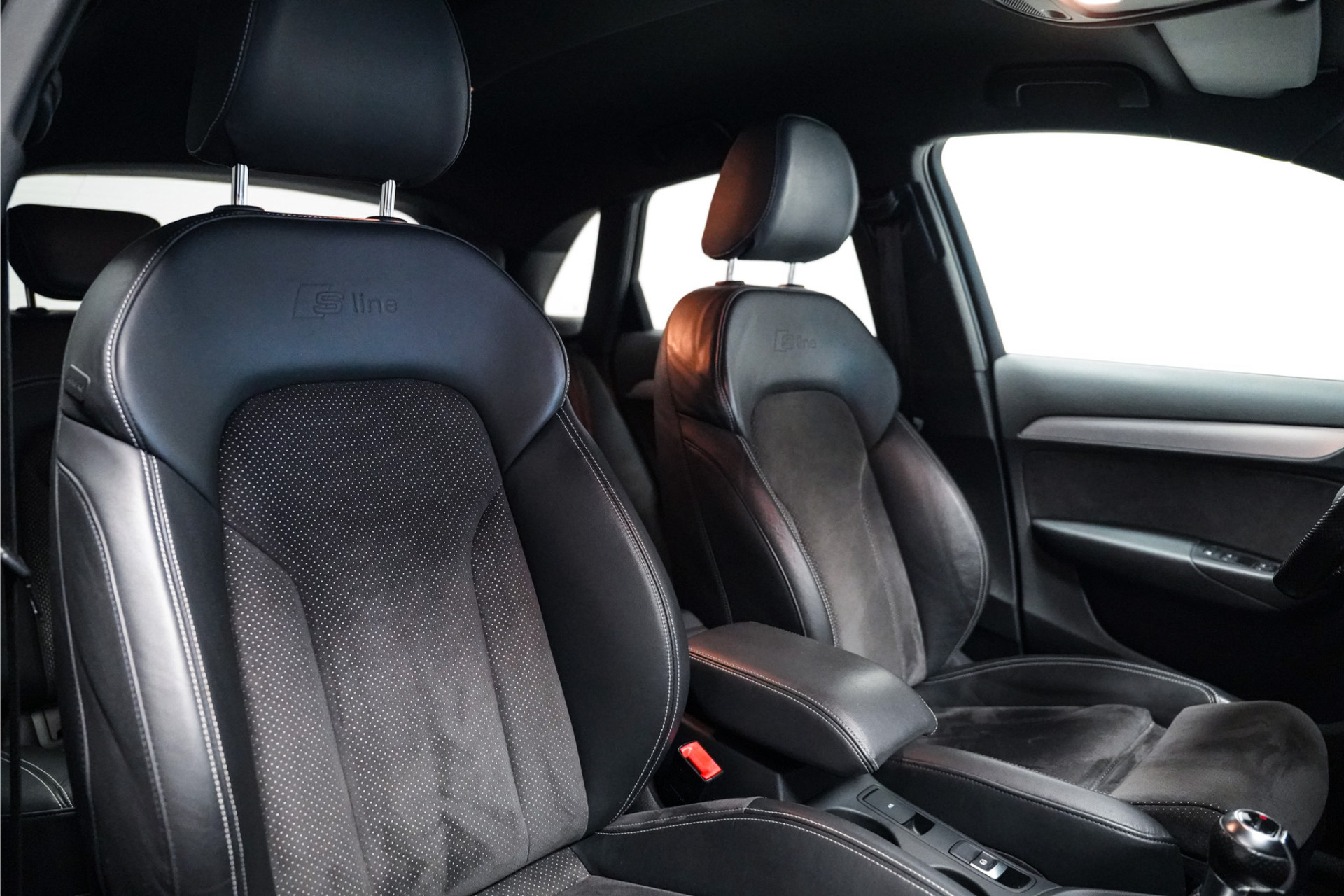 Audi Q3 1.4 TFSI CoD S-Line|Navi|Stoelverwarming|Alcantara 48833835-4.jpg | De Haas Auto