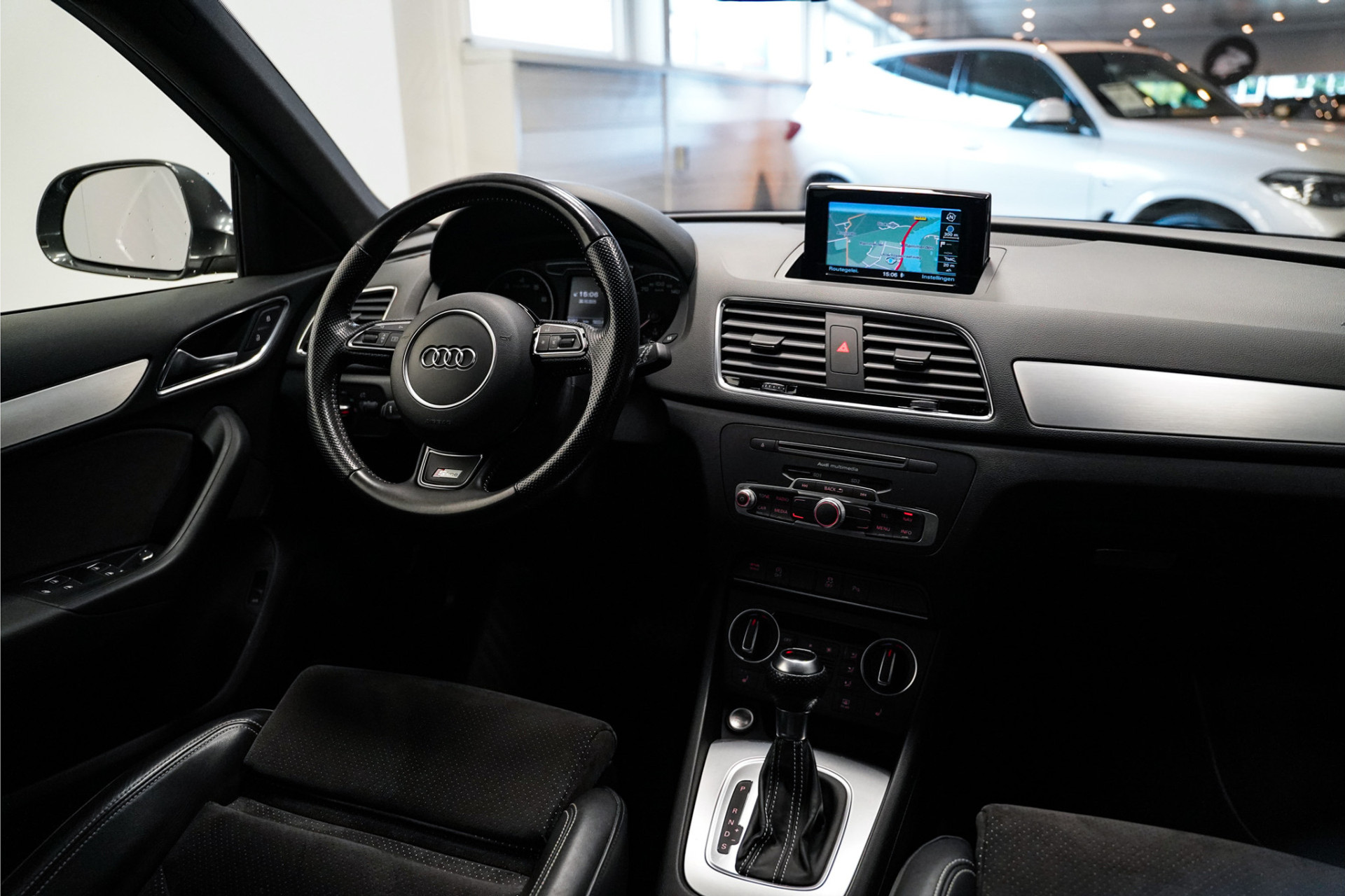 Audi Q3 1.4 TFSI CoD S-Line|Navi|Stoelverwarming|Alcantara 48833835-6.jpg | De Haas Auto