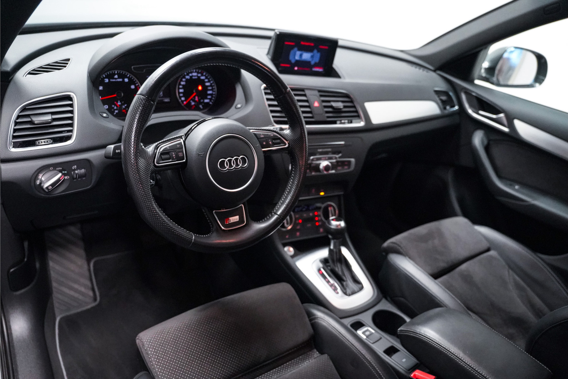 Audi Q3 1.4 TFSI CoD S-Line|Navi|Stoelverwarming|Alcantara 48833835-9.jpg | De Haas Auto