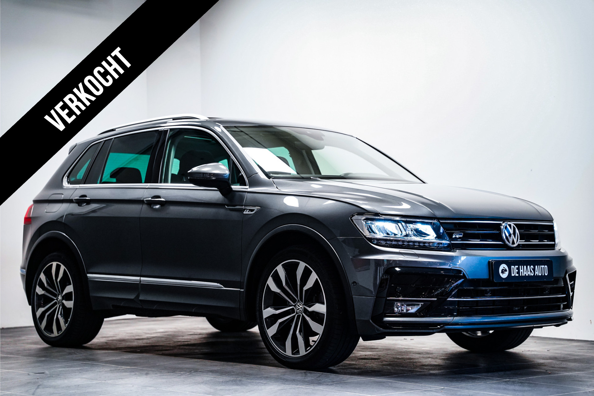 Volkswagen Tiguan 2.0 TSI 190pk 4M|R-Line|Pano dak|Camera|Trekhaak 49182682-0.jpg | De Haas Auto
