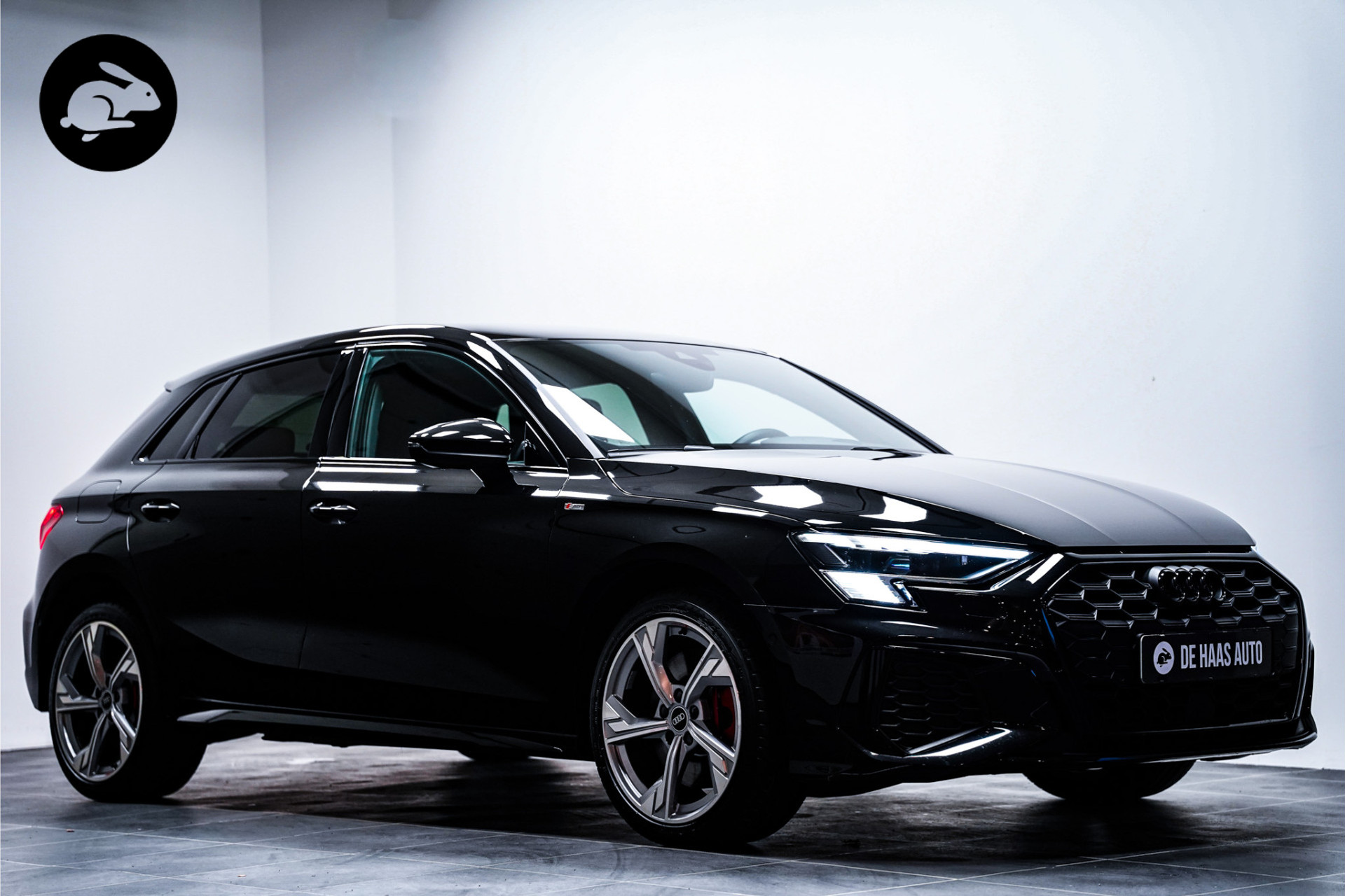 Audi A3 Sportback Sportback 45 TFSI e 2x S-Line Black ed|Head up|B&O|Camera 49504848-0.jpg | De Haas Auto