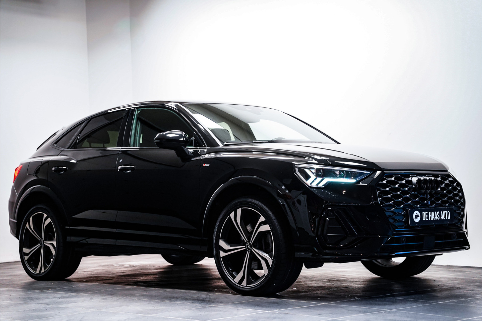 Audi Q3 Sportback Sportback 45 TFSI e 2x S-Line Black ed|Leder|Acc|20 inch|Camera 49645897-0.jpg | De Haas Auto