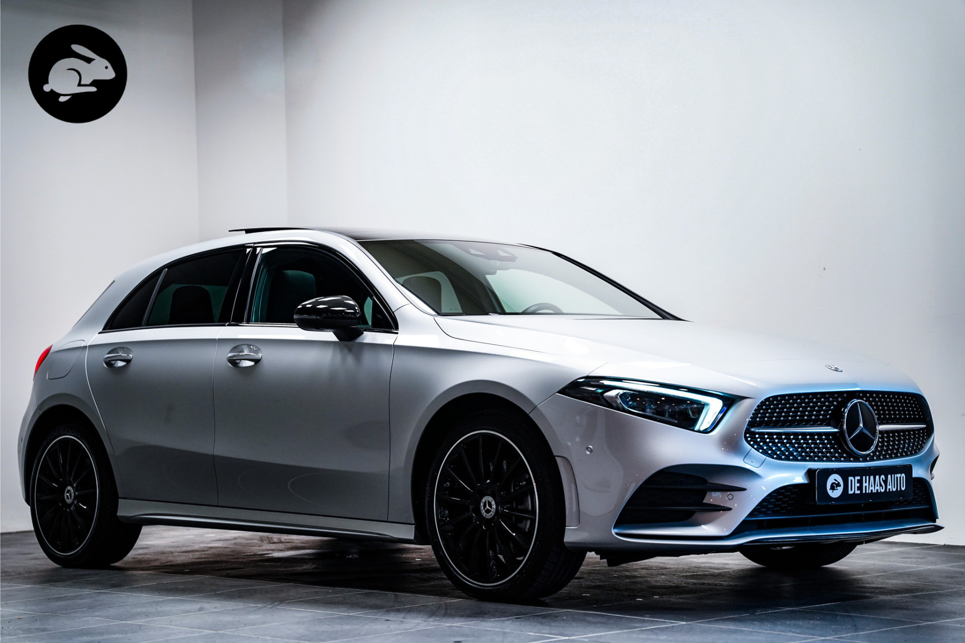 Mercedes-Benz A-klasse 250 e AMG|Pano dak|19 inch black|Acc|360* cam 49923324-0.jpg | De Haas Auto