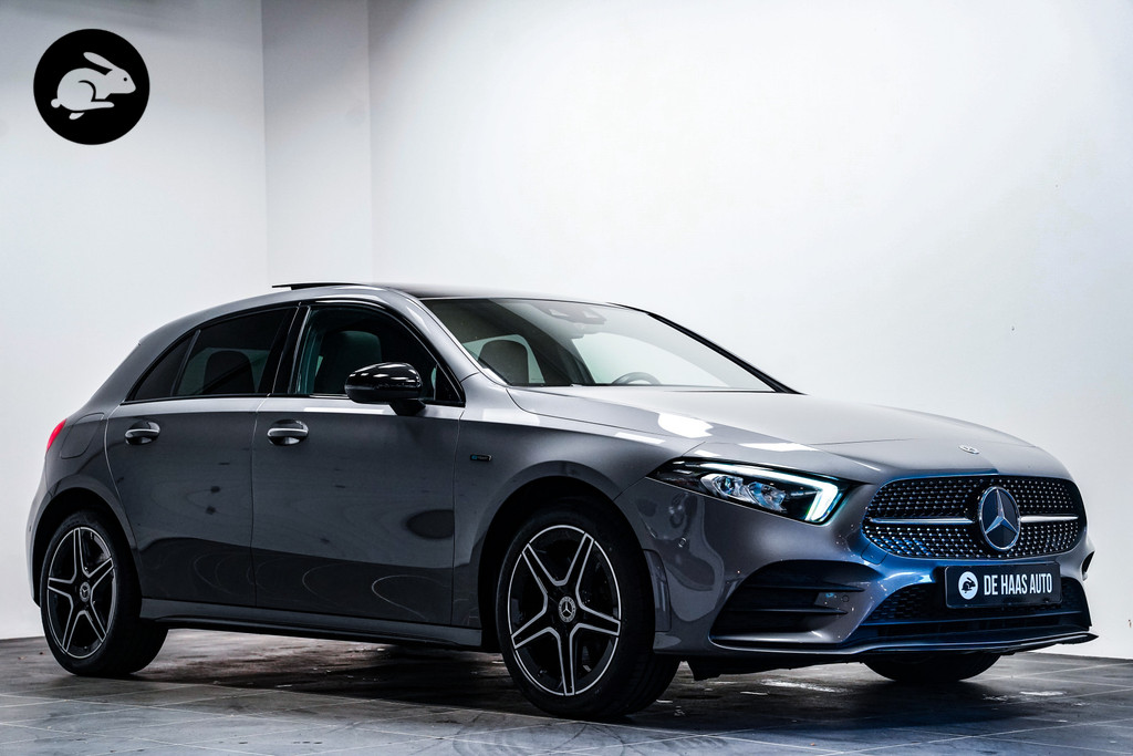 Mercedes-Benz A-klasse 250 e AMG|Pano dak|Camera|Diamant gril|Mbux high end 52817360-0.jpg | De Haas Auto
