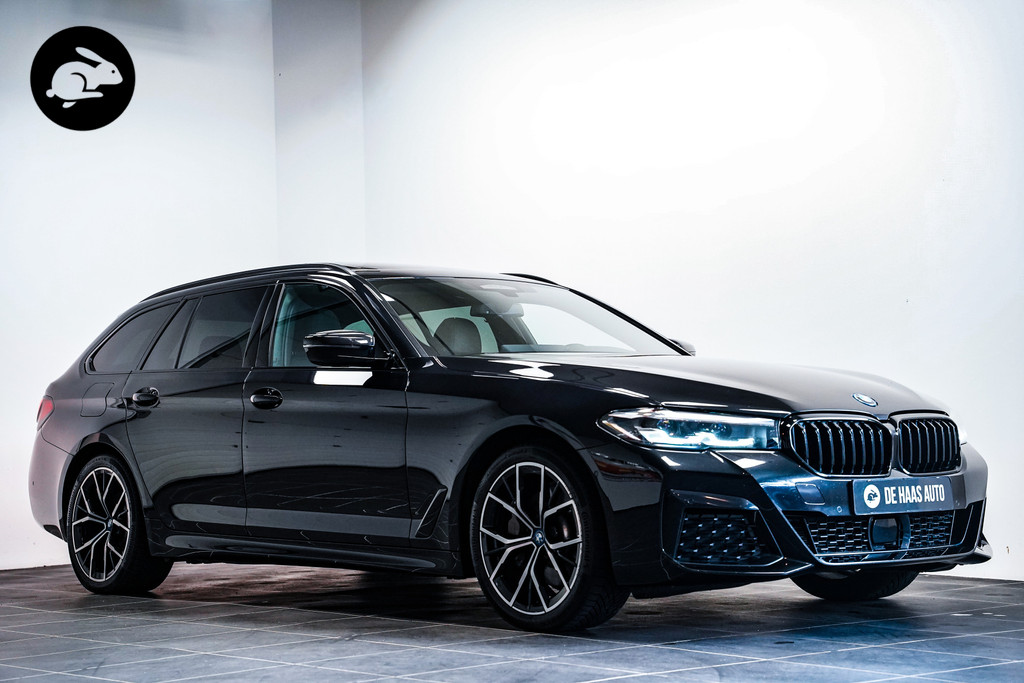 BMW 5-serie Touring Touring 530e xDrive M Sport|93,7% SOH|Pano|Leder|Camera|Carplay 54380440-0.jpg | De Haas Auto