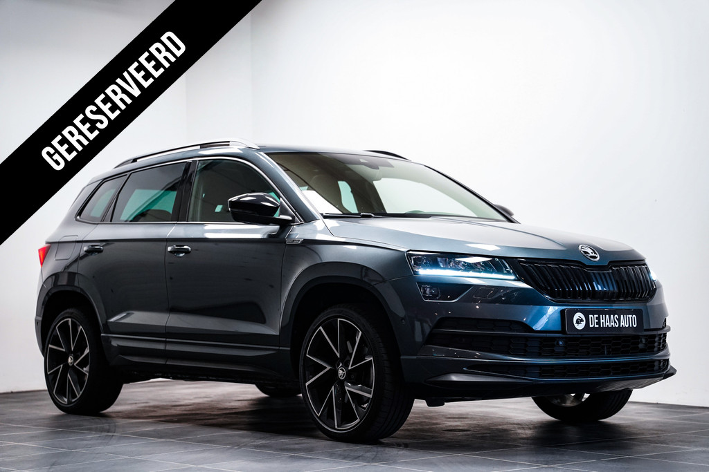 Škoda Karoq 1.5 TSI ACT Sportline|Pano dak|Trekhaak|Acc|Camera|19 inch 57387030-0.jpg | De Haas Auto