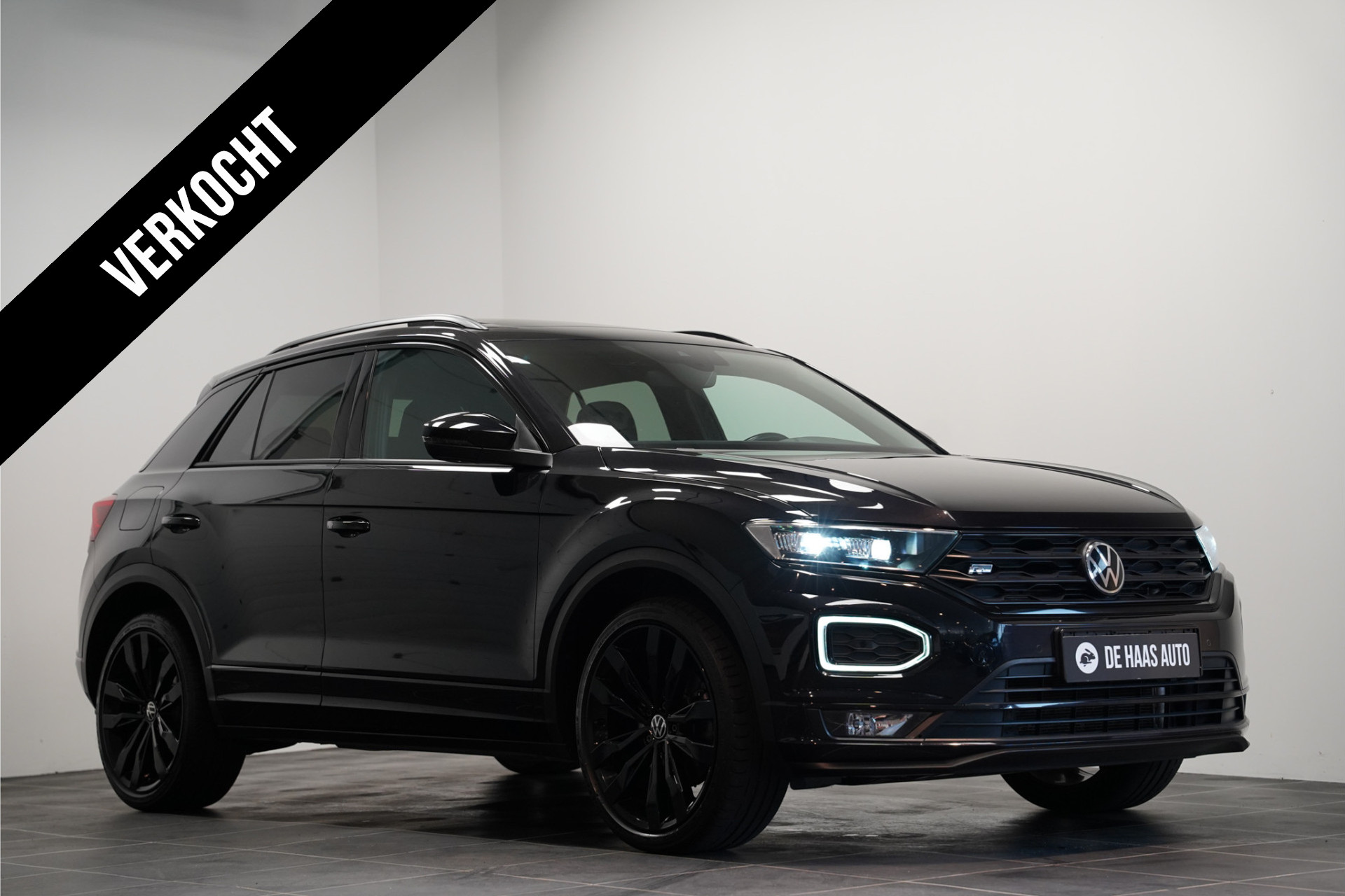 Volkswagen T-Roc 2.0 TSI 4M 190 pk R-Line/Pano dak/19 inch/Camera 45142484-0.jpg | De Haas Auto