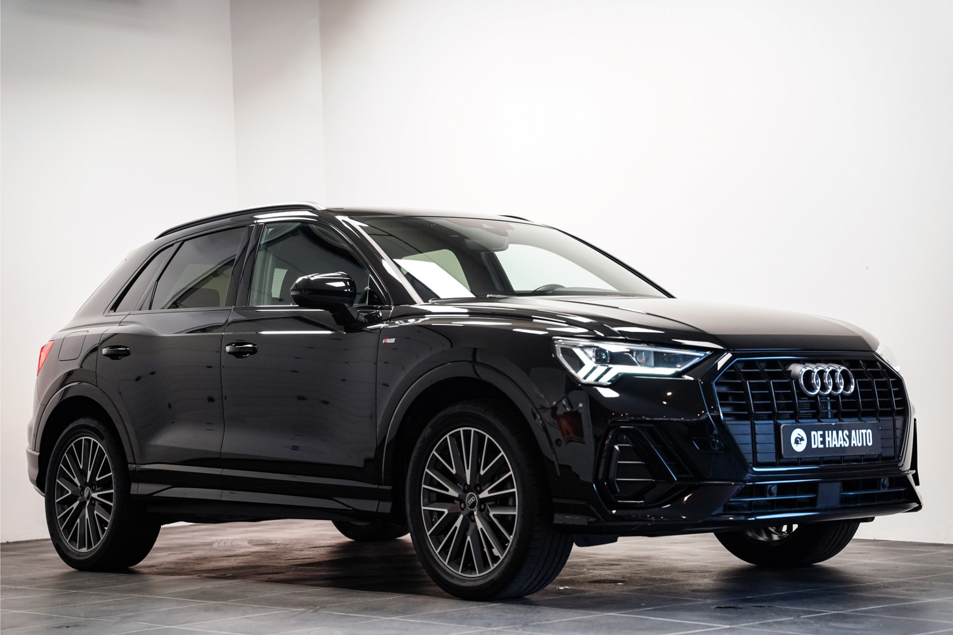 Audi Q3 45 TFSI e S-Line|Trekhaak|Acc|Camera|Sfeerverlichting 47221837-0.jpg | De Haas Auto